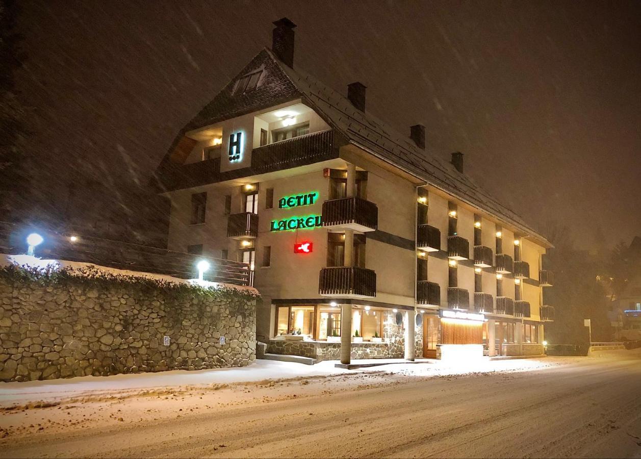 Petit Lacreu 3*