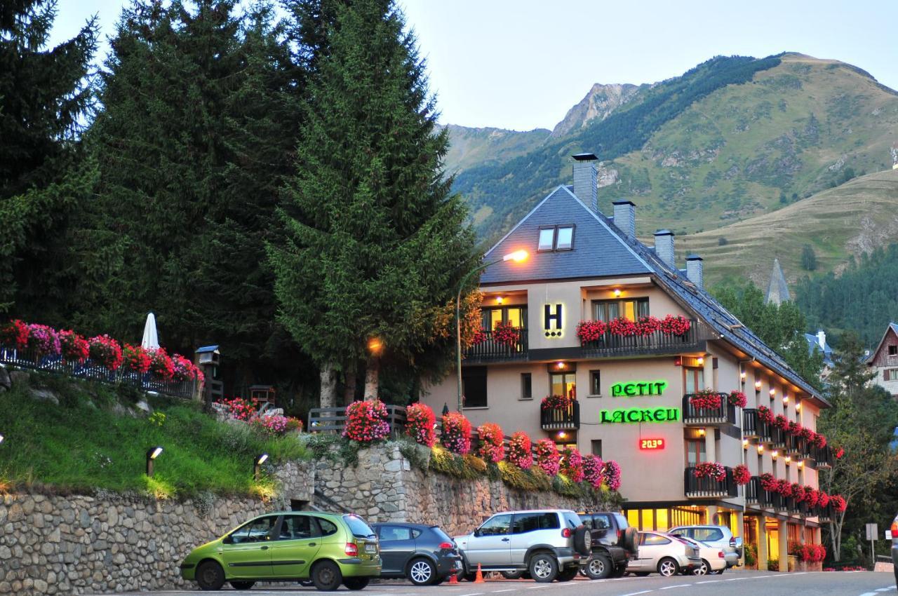 Petit Lacreu Hotel 3*