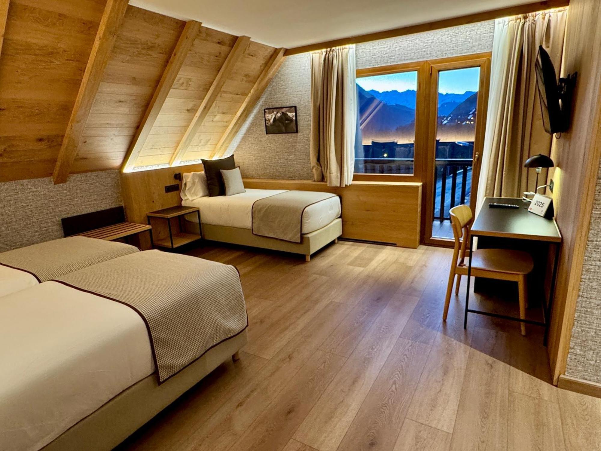Petit Lacreu Hotel 3*